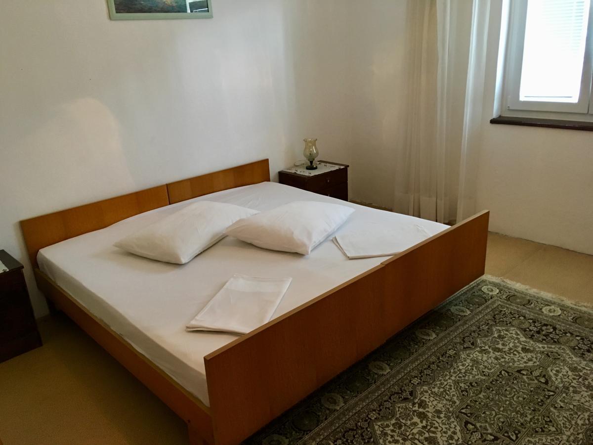 Apartments Baraba Паг Екстериор снимка