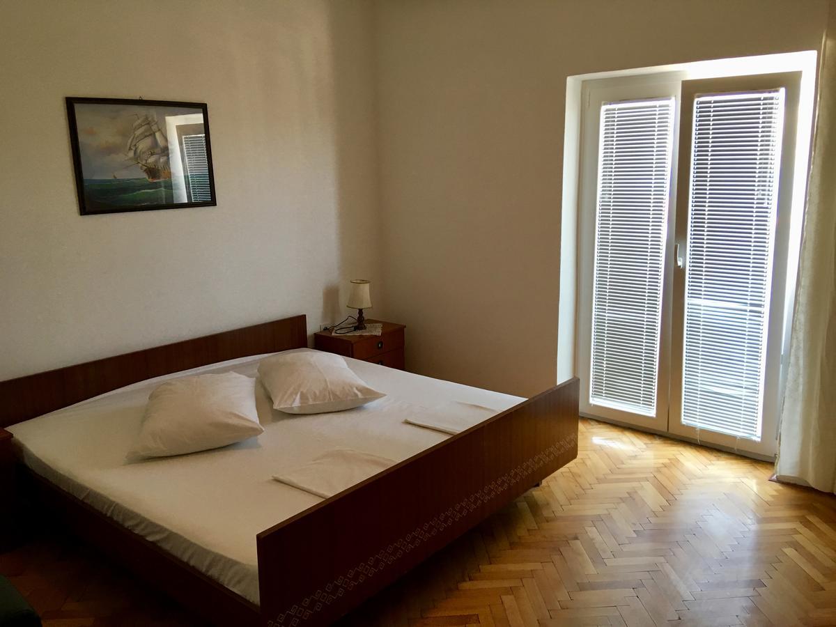 Apartments Baraba Паг Екстериор снимка